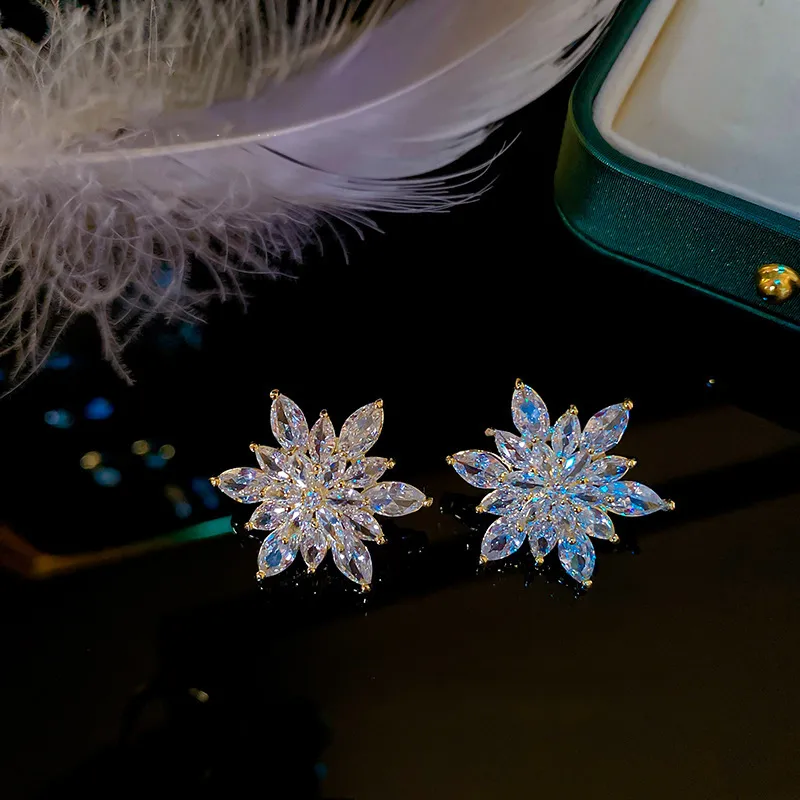 Fashion Flower Rhinestone Ear Studs