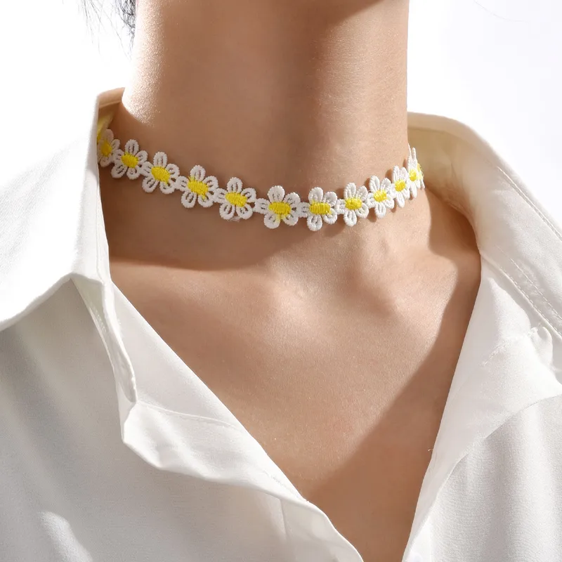 Fashion Daisy Lace Choker Necklace