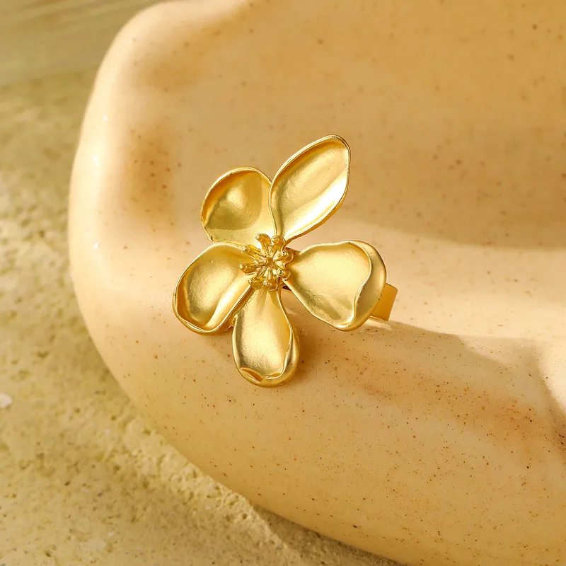 Retro Flower Open Ring